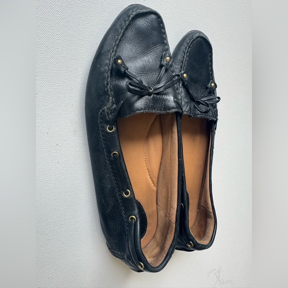 GUC women’s size 8.5 black leather Clarks loafers - Picture 5 of 6